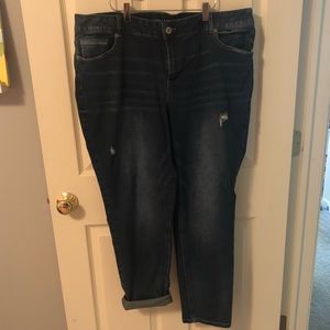 Dark denim boyfriend crop jean